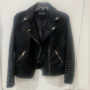 NEW! Guess Black Faux Leather moto Jacket With 2 Removable Faux Fur collars. XL